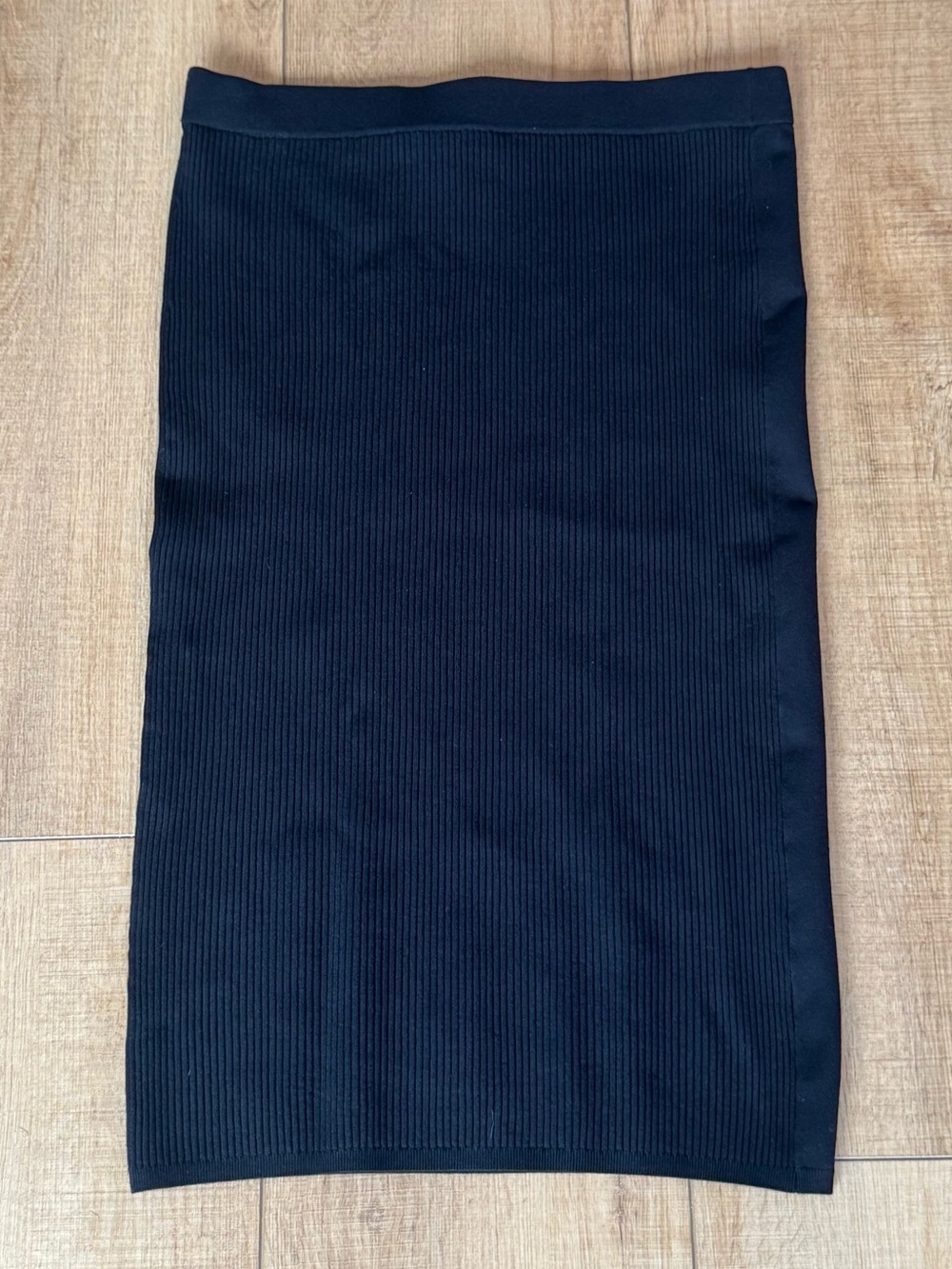 Vince Black Ribbed Knit Midi Pencil Skirt Size Medium NWOT - Picture 3 of 6